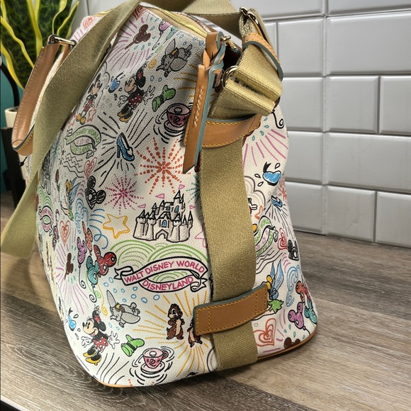 0149 DOONEY & BOURKE X DISNEY SKETCH DUFFLE WEEKENDER BAG 38830149 - Picture 5 of 15